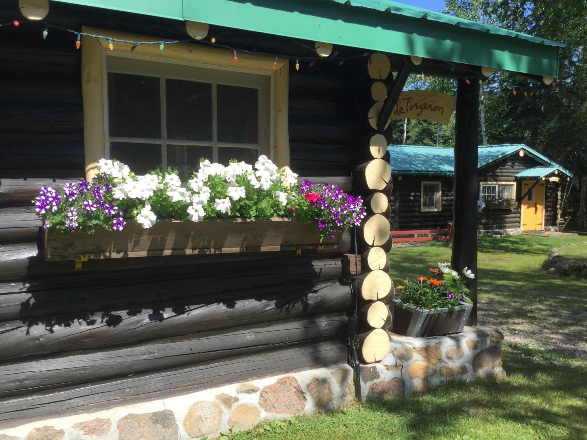 Domaine Le Bostonnais - Le Village En Bois Rond La Tuque Szoba fotó